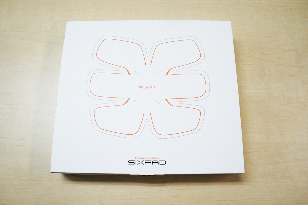 ながらトレーニング”で腹筋を割りたい。「SIXPAD」などEMSトレーニング