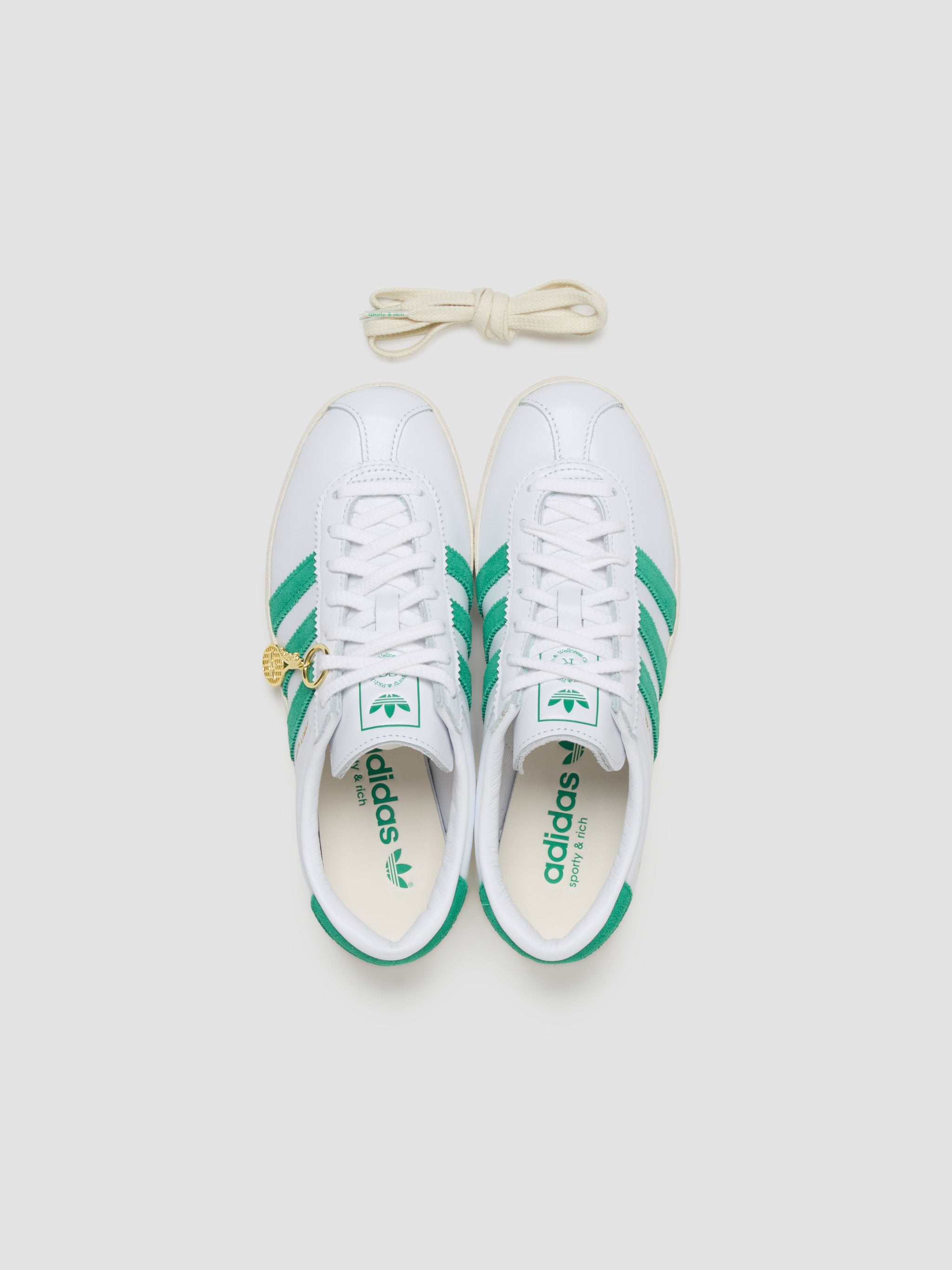 Adidas - x Sporty & Rich WMNS Blanc Sneaker in Cloud White & Court