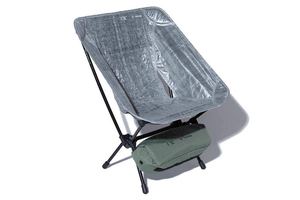 F/CE.の別注で、ヘリノックスのチェアとテーブルにダイニーマを採用