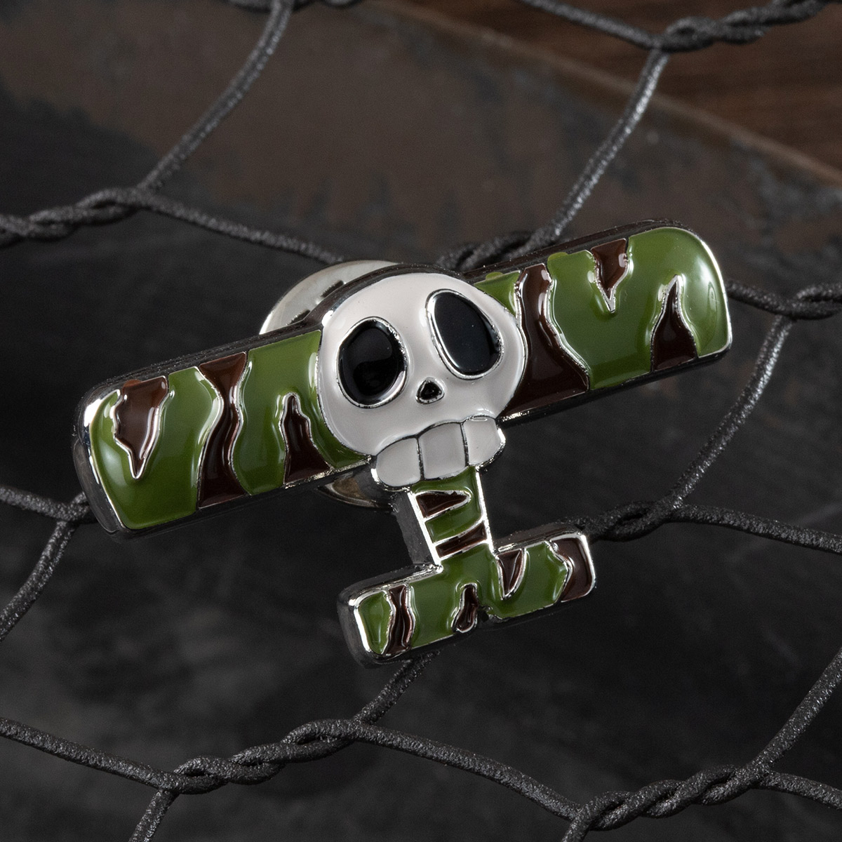 GBL】紅の豚 デザインピンバッジ マンマユート団 | どんぐり共和国そら