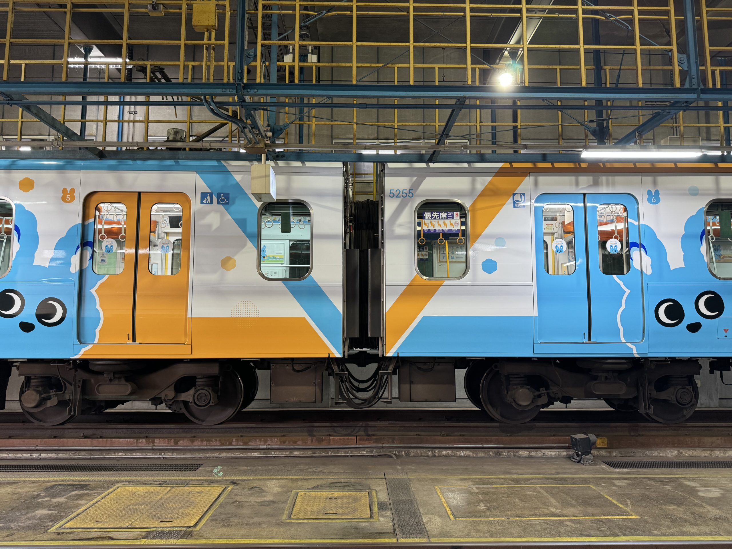 もころん号」の全面リニューアルが終了し、運行を再開しました