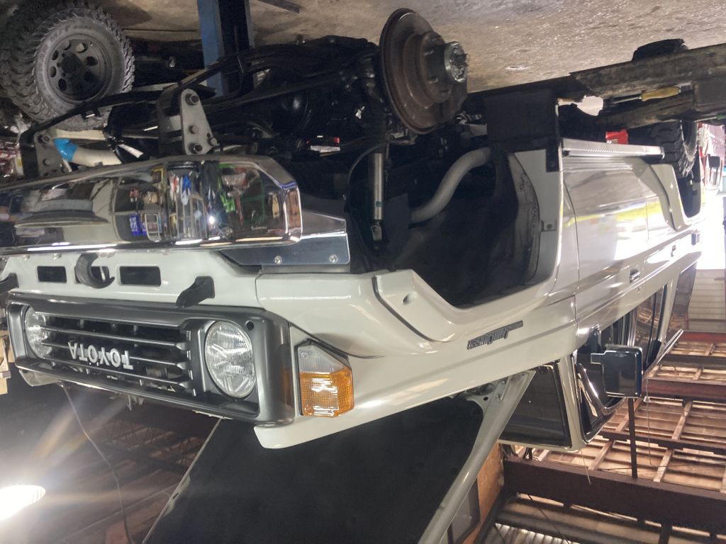 平成9年式 HZJ77 ランクル70 ZX マニュアルハブ交換 広島市 | 施工事例