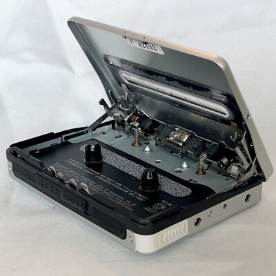 SONY WM-FX877 1999 W/accesories Radio Walkman Cassette Player From