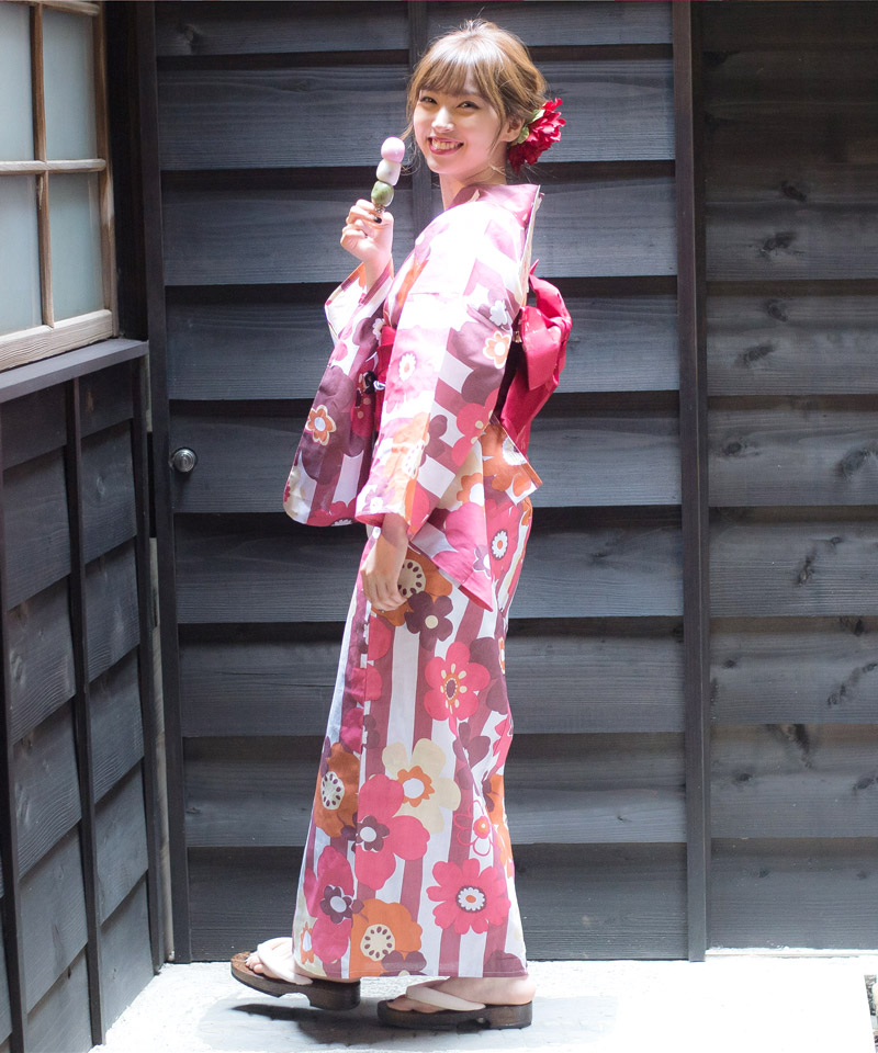 8:あずき色地にレトロ桜