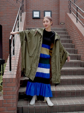 コンパクトナイロンフーディーコートを使った人気ファッション