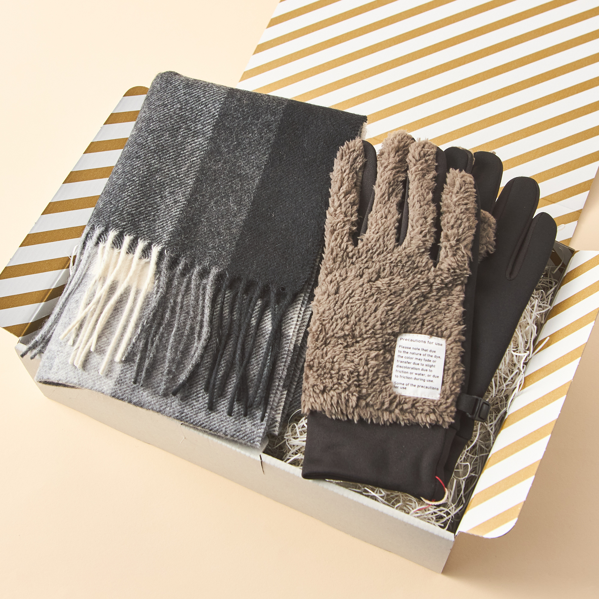 名入れ/ボックス付】カシミヤ100%マフラーとメンズグローブセット