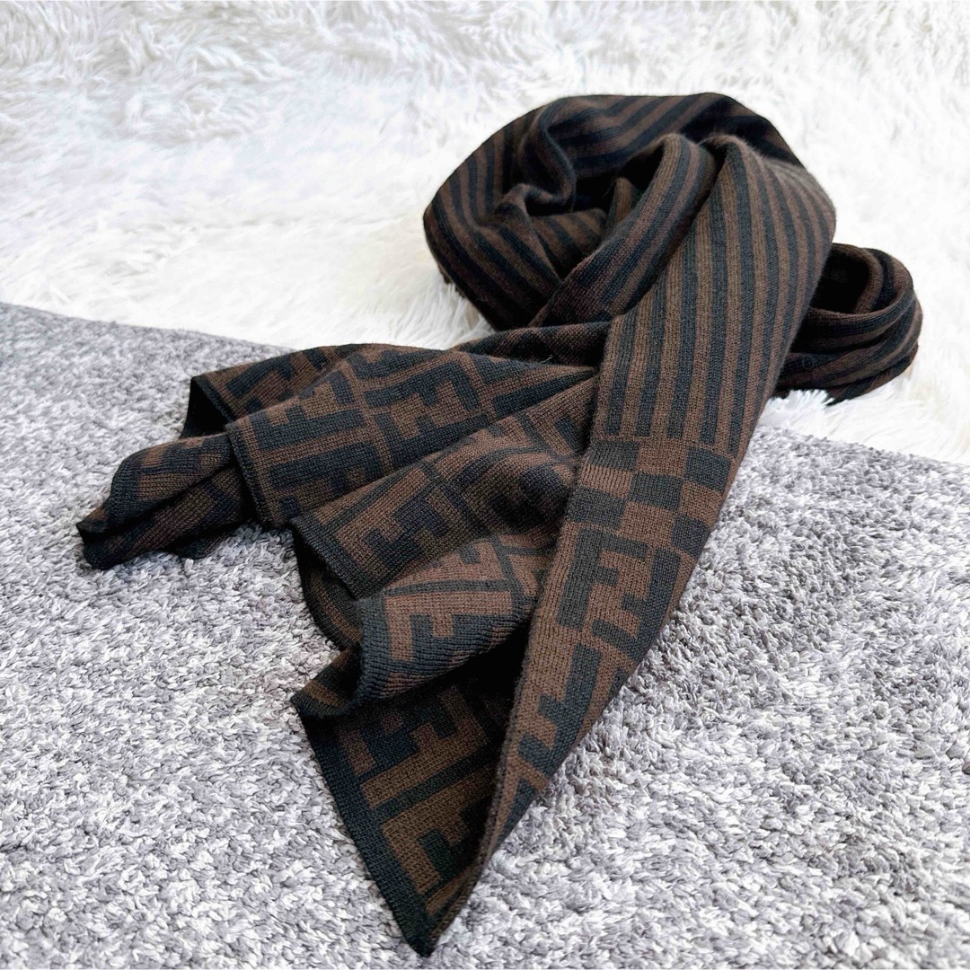 FENDI - フェンディ マフラー ズッカ柄 ストライプ ロゴ入り ブラウン