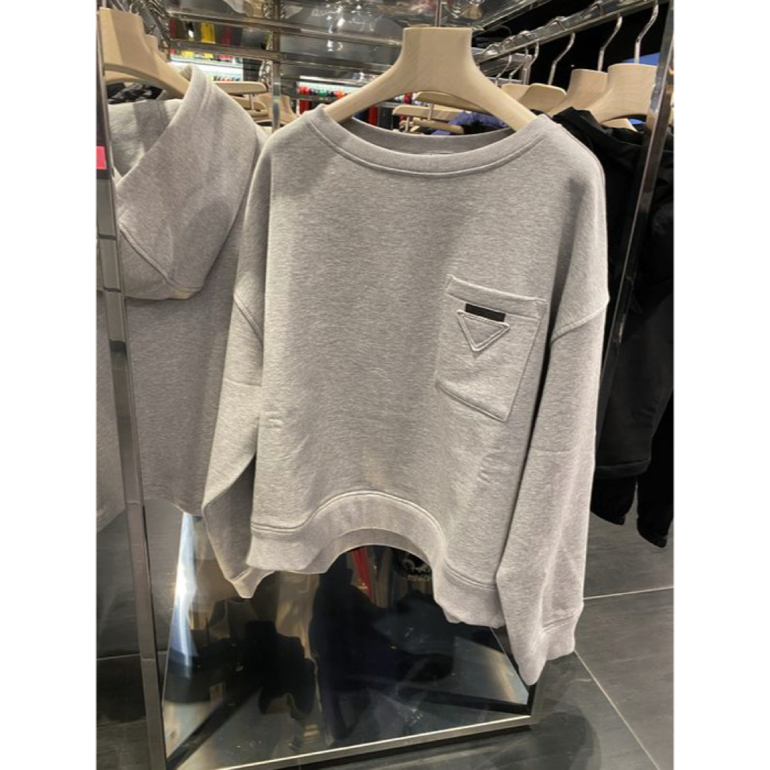 PRADA - 極美品 PRADA プラダ スエット ロゴ 三角 トレーナー グレーの