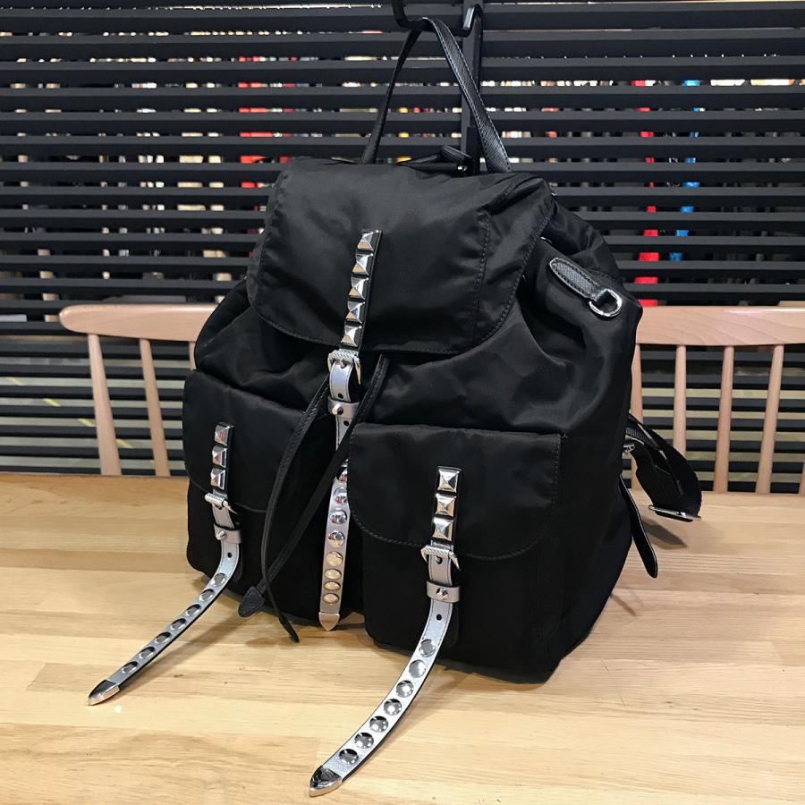 PRADA（プラダ） 【新品同様】プラダ スタッズ付き ナイロン リュック