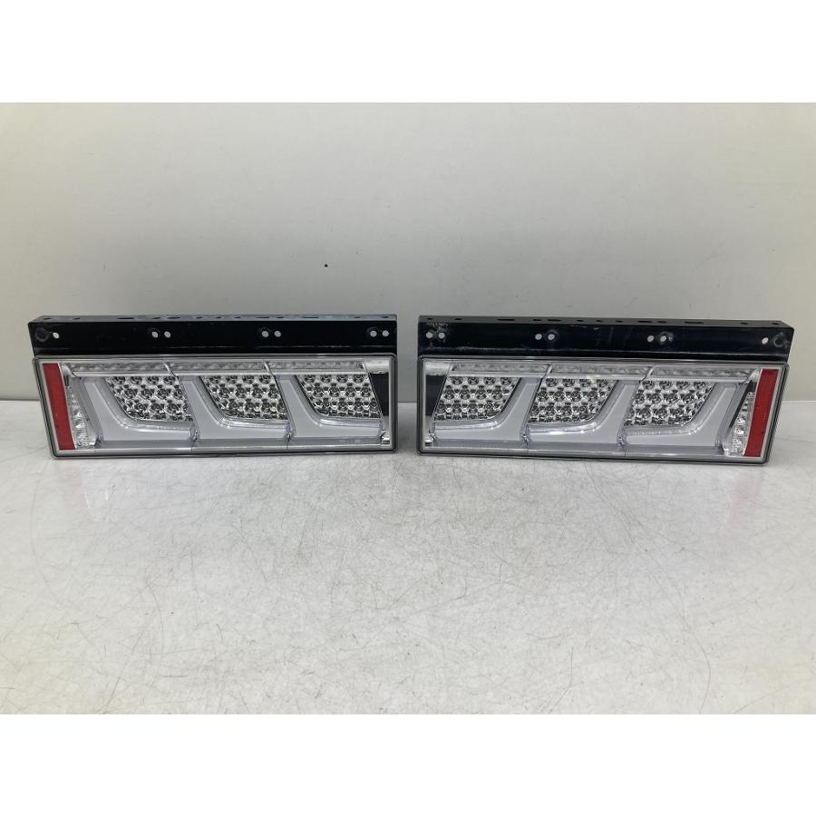 新車外し 小糸 3連 LED テールランプ 左右セット KOITO 220-1529L