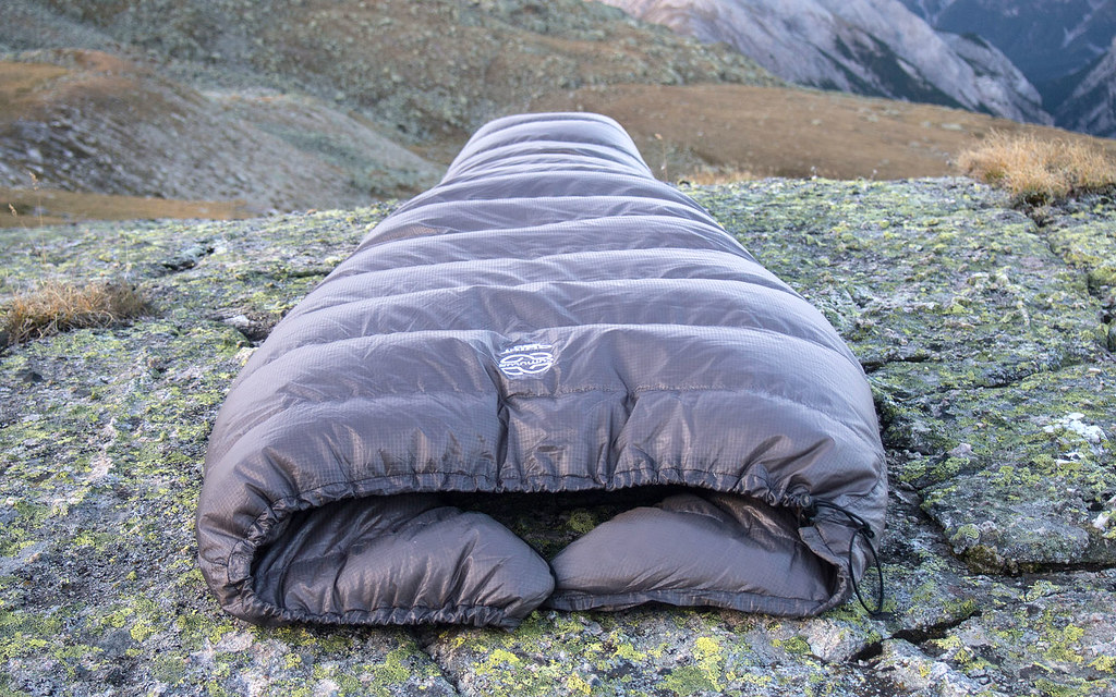 CUMULUSキュムラスQUILT350 グレー 850PF quilt350-6.jpg