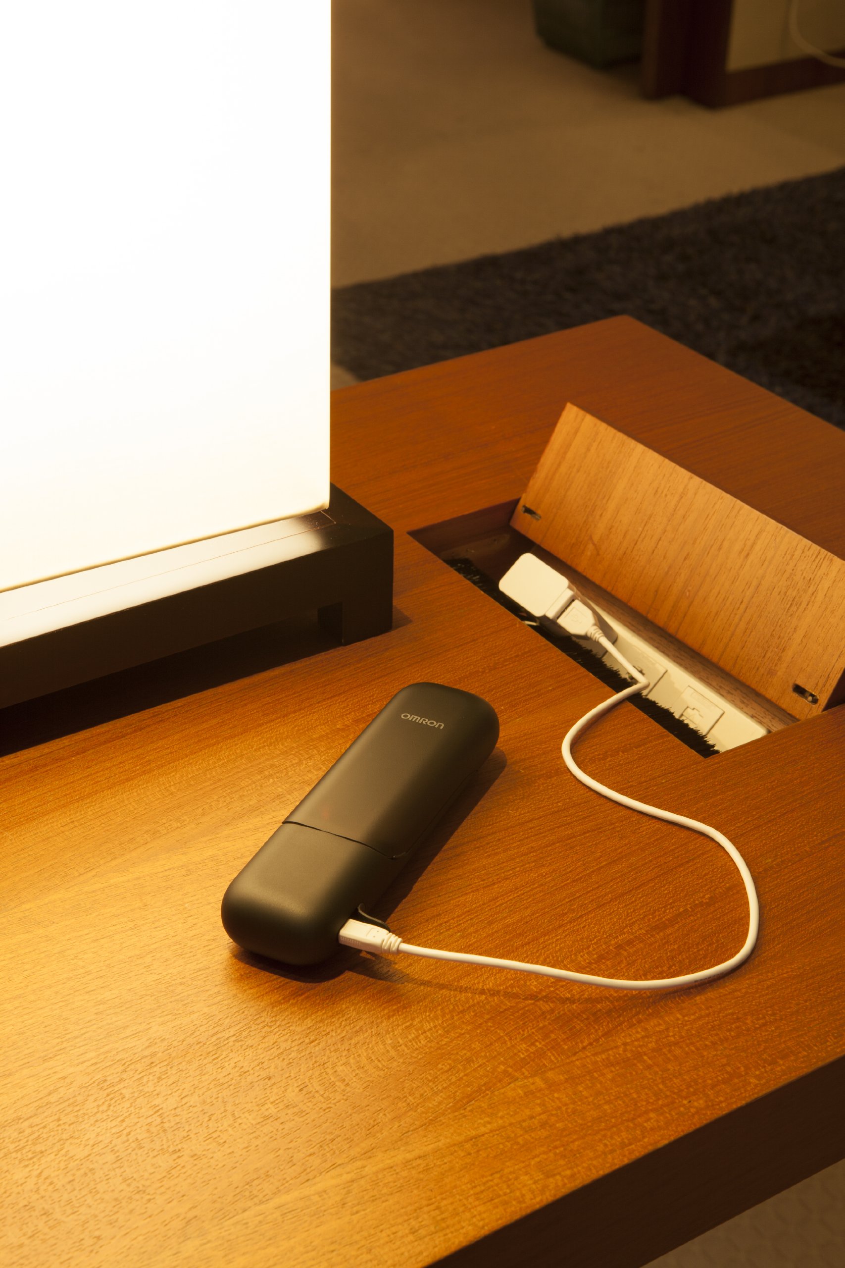 Amazon.co.jp: オムロン 音波電動歯ブラシ メディクリーンPORTABLE