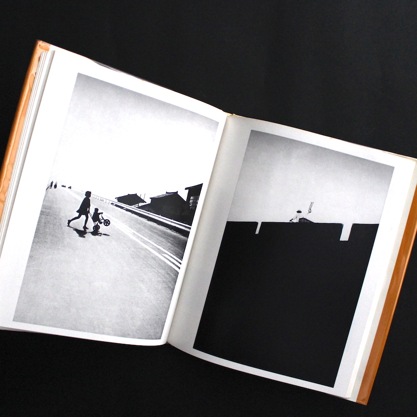 童暦 / Children the Year Around（Signed, With OBI） - 植田 正治