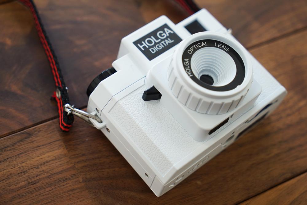 アリかナシか？ トイカメラの王様「ホルガ」のデジタル版 | ROOMIE