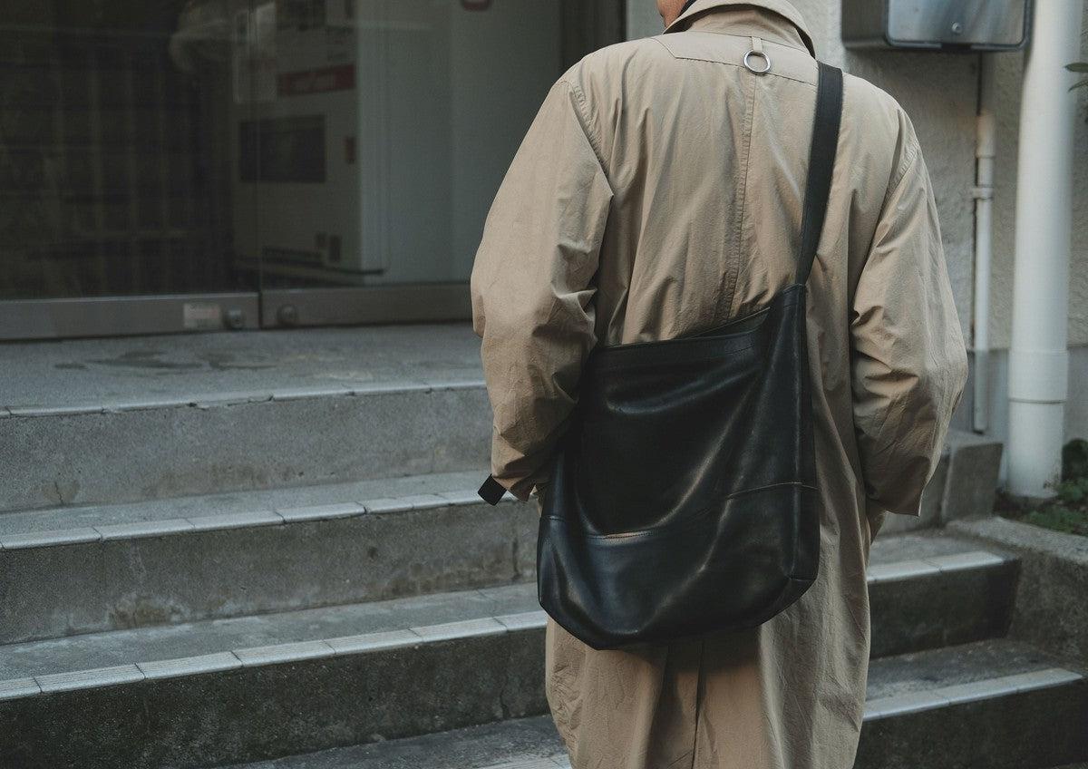 レザーショルダーバッグ black ＜XL＞ – PINT_MN