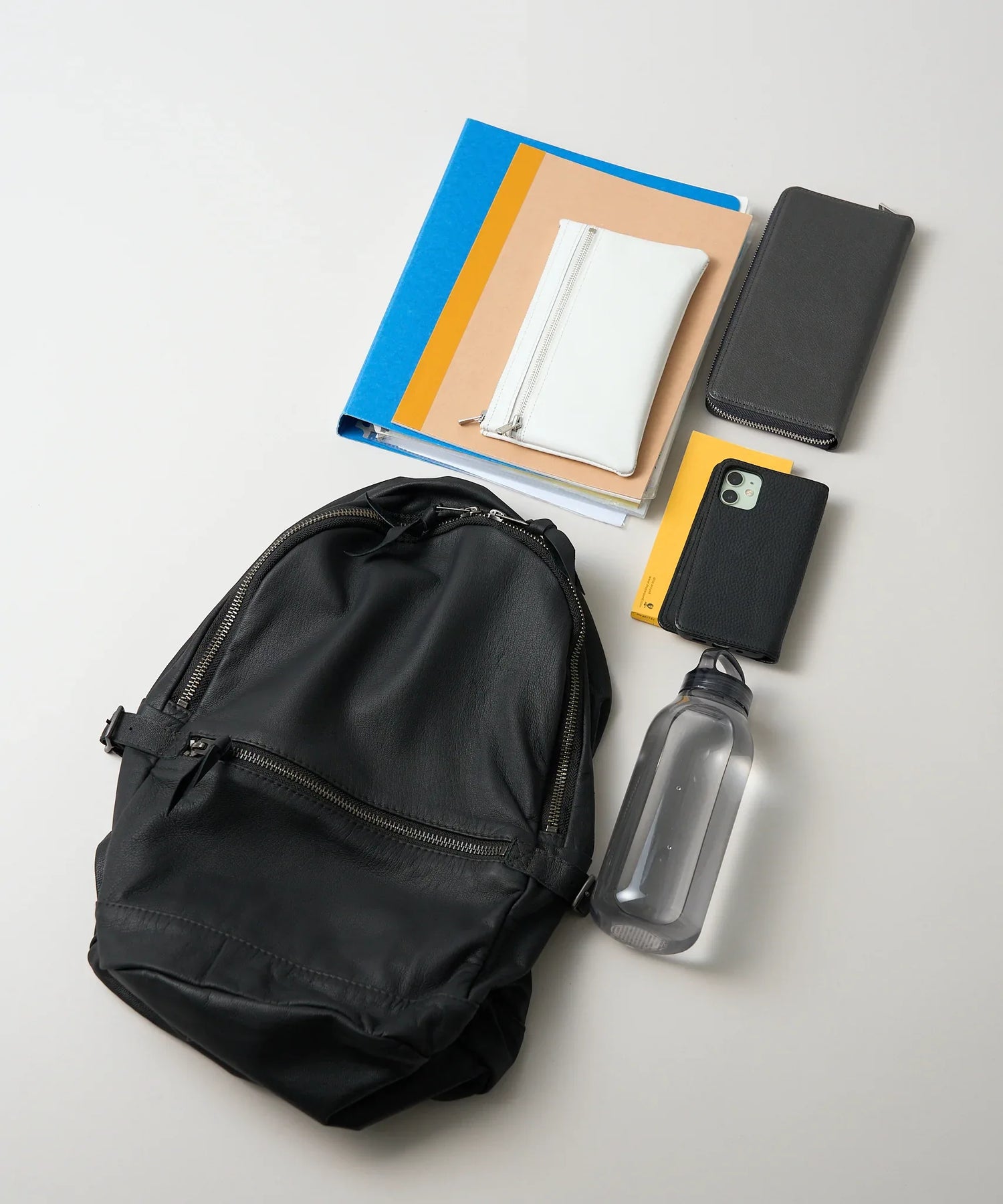 柔らかくて軽量なやぎ革が、快適な使用感を提供。高品質なやぎ革の