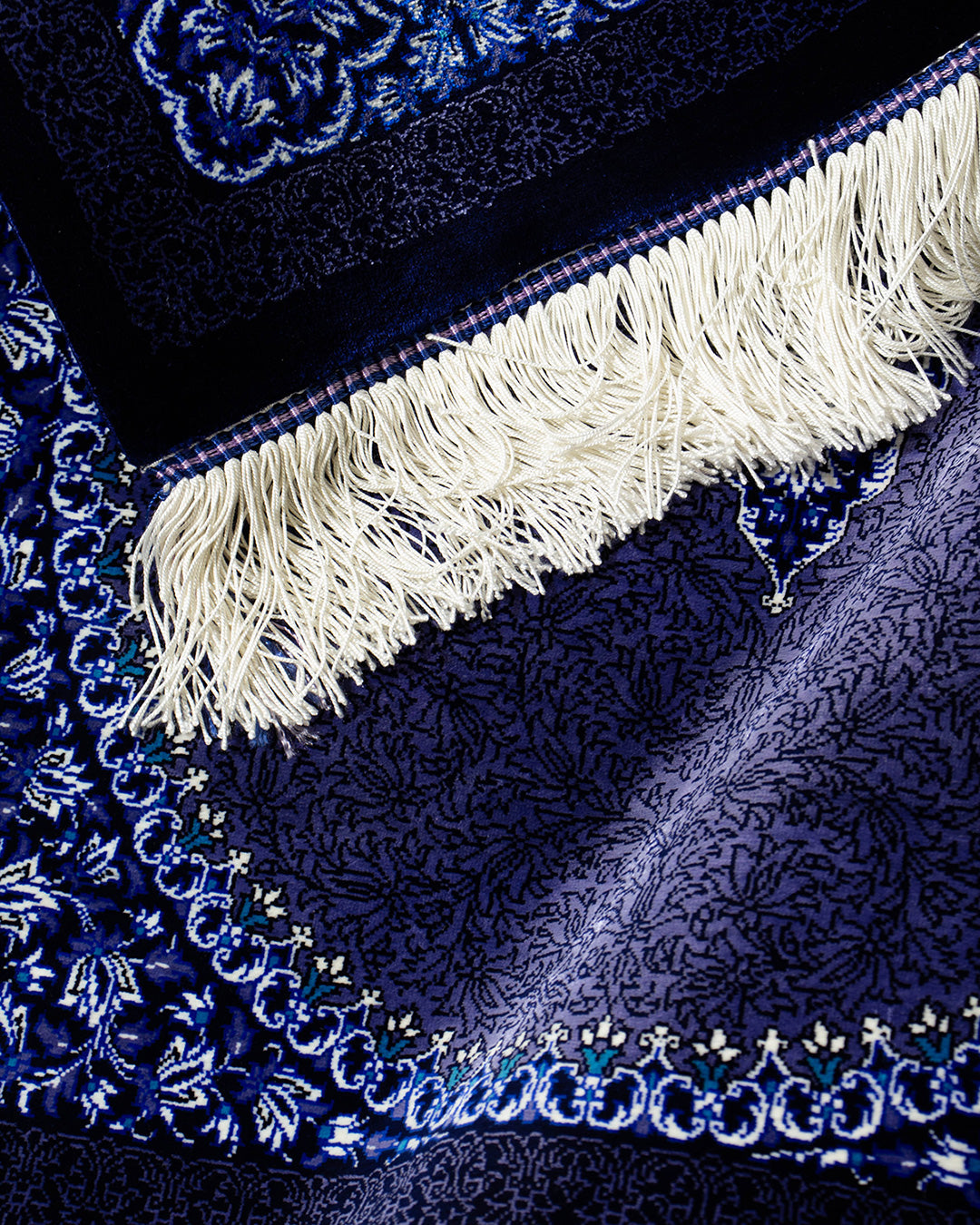 ペルシャ絨毯 クム産 イマ二工房 シルク 約78cm x 122cm｜SATHI RUGS