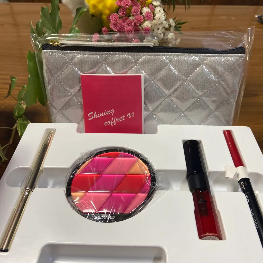 2026年最新】メナード シャイニングコフレ?の人気アイテム - メルカリ