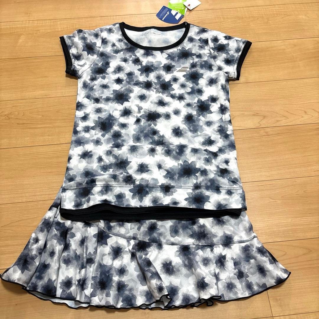 新品タグ付き‼️バボラ　テニスウェア　上下セット　トップス　スコート　花柄　O 新品タグ付き‼️バボラ テニスウェア 上下セット トップス スコート 花