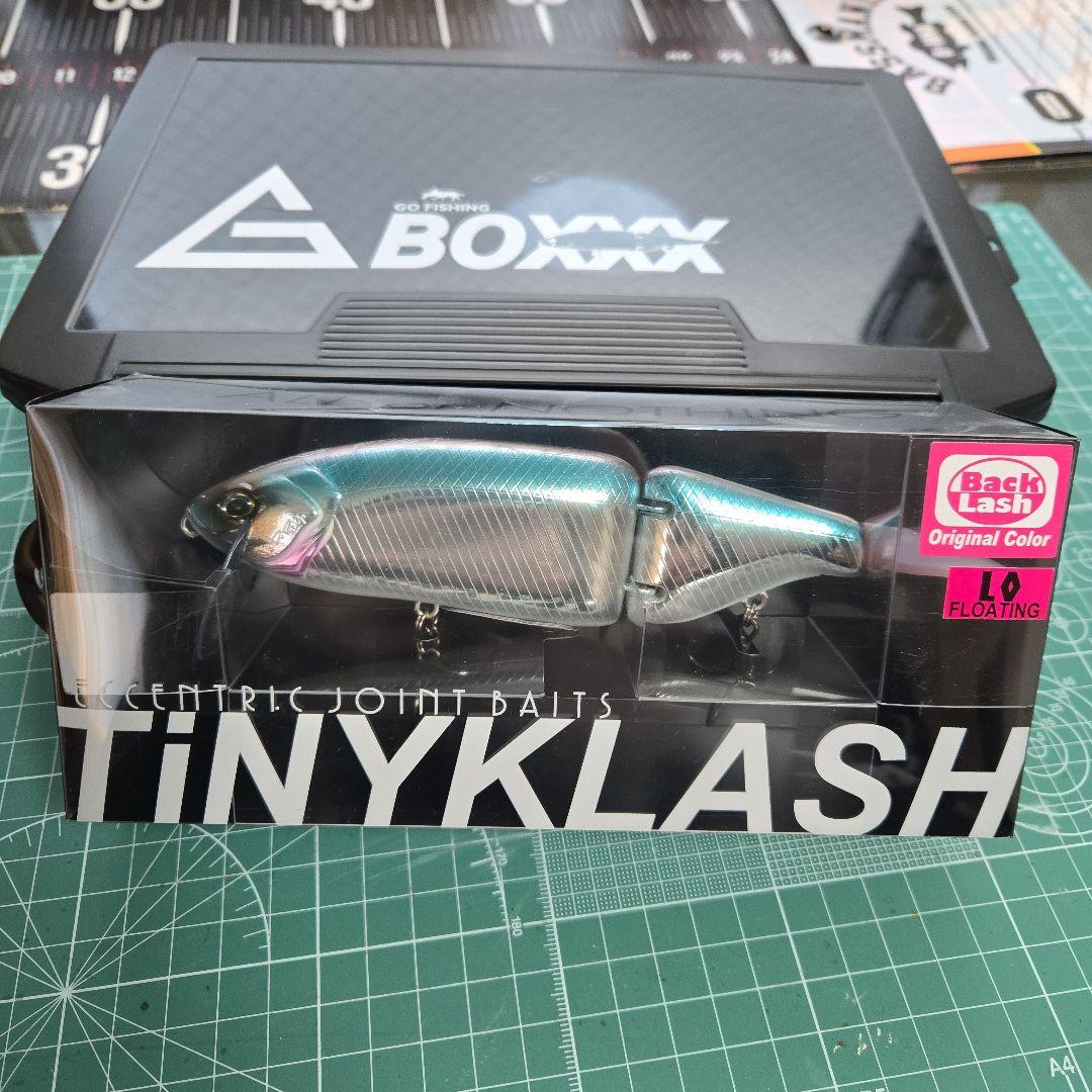 TiNY KLASH / タイニークラッシュ / NFクローム中古美品 DRT タイニークラッシュ ルアー NFクローム ビックベイト TiNY KLASH 9