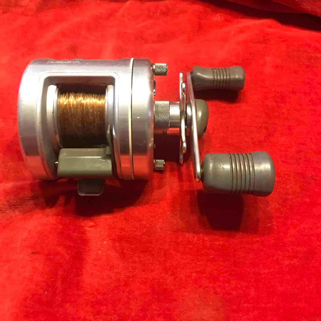 シマノ　初代　カルカッタ200 初代 カルカッタコンクエスト 200 右巻き シマノ ベイトリール - メルカリ