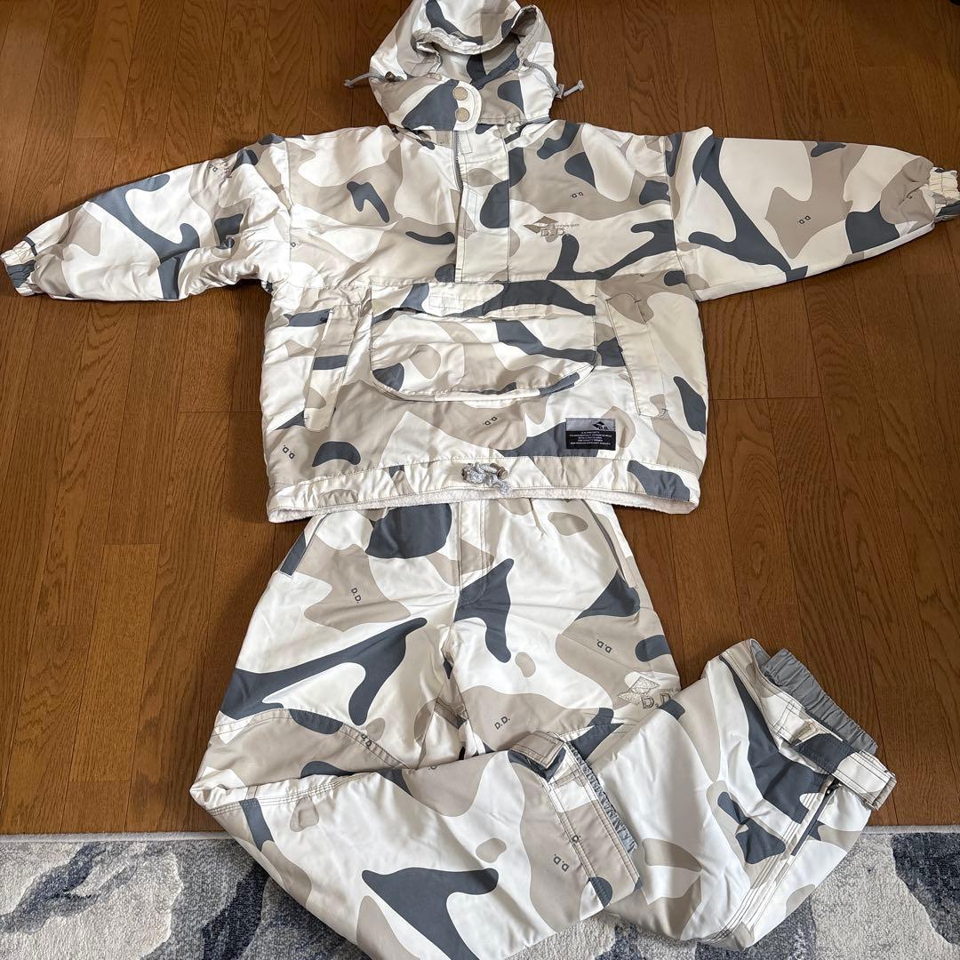 【美品】ホワイト・グレー迷彩 スノーボードウェア D.D. 美品】ホワイト・グレー迷彩 スノーボードウェア D.D.の通販｜www
