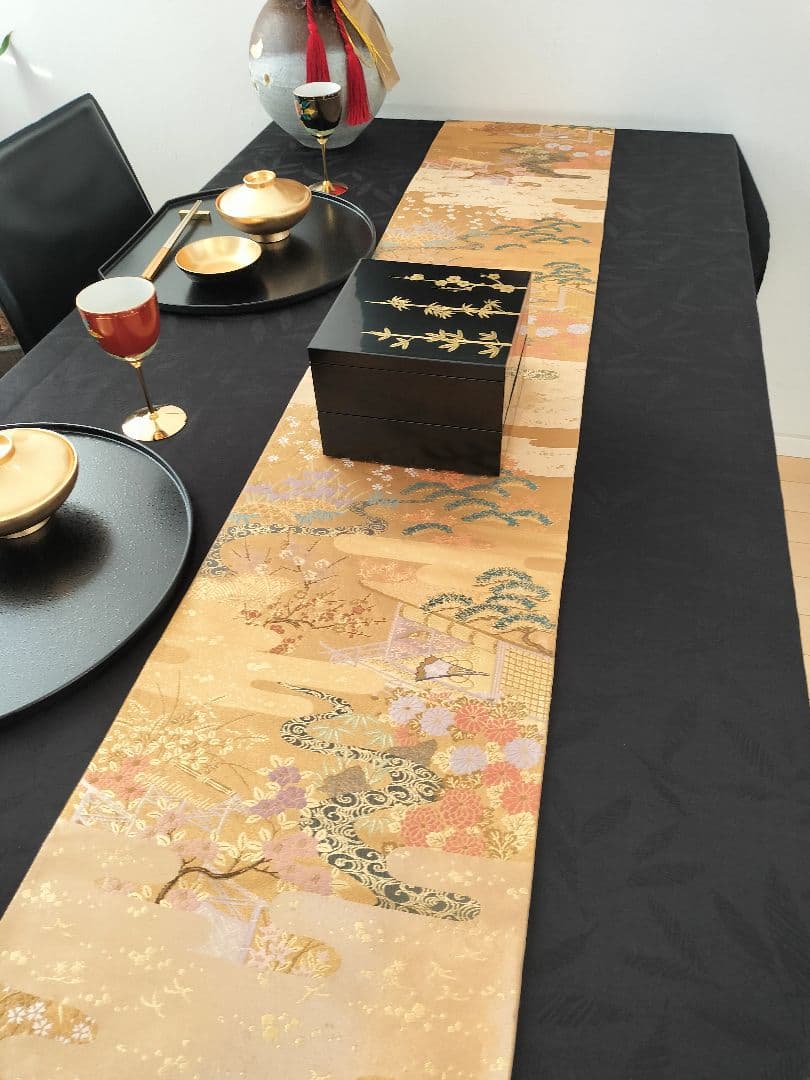 A846☆逸品‼️豪華刺繍‼️正絹テーブルランナー2m10cm