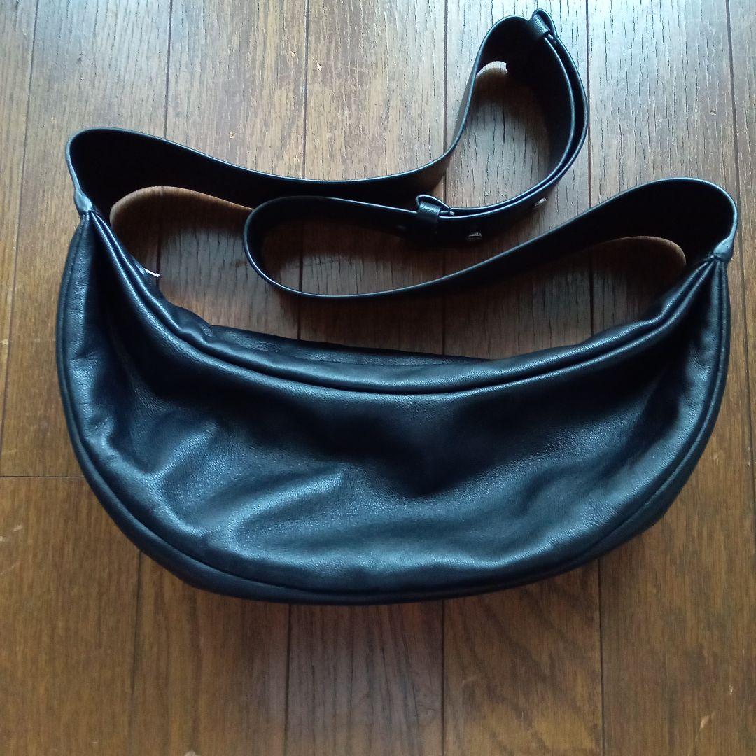 cos レザープリーツベルトバッグ LEATHER PLEATED BELT BAG レザープリーツベルトバッグ ブラック｜COS