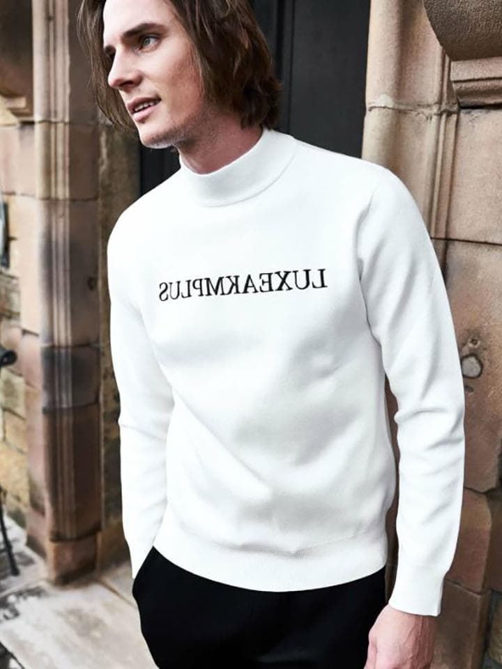 LUXEAKMPLUS / 23AW フロントロゴモックネックニット セーター