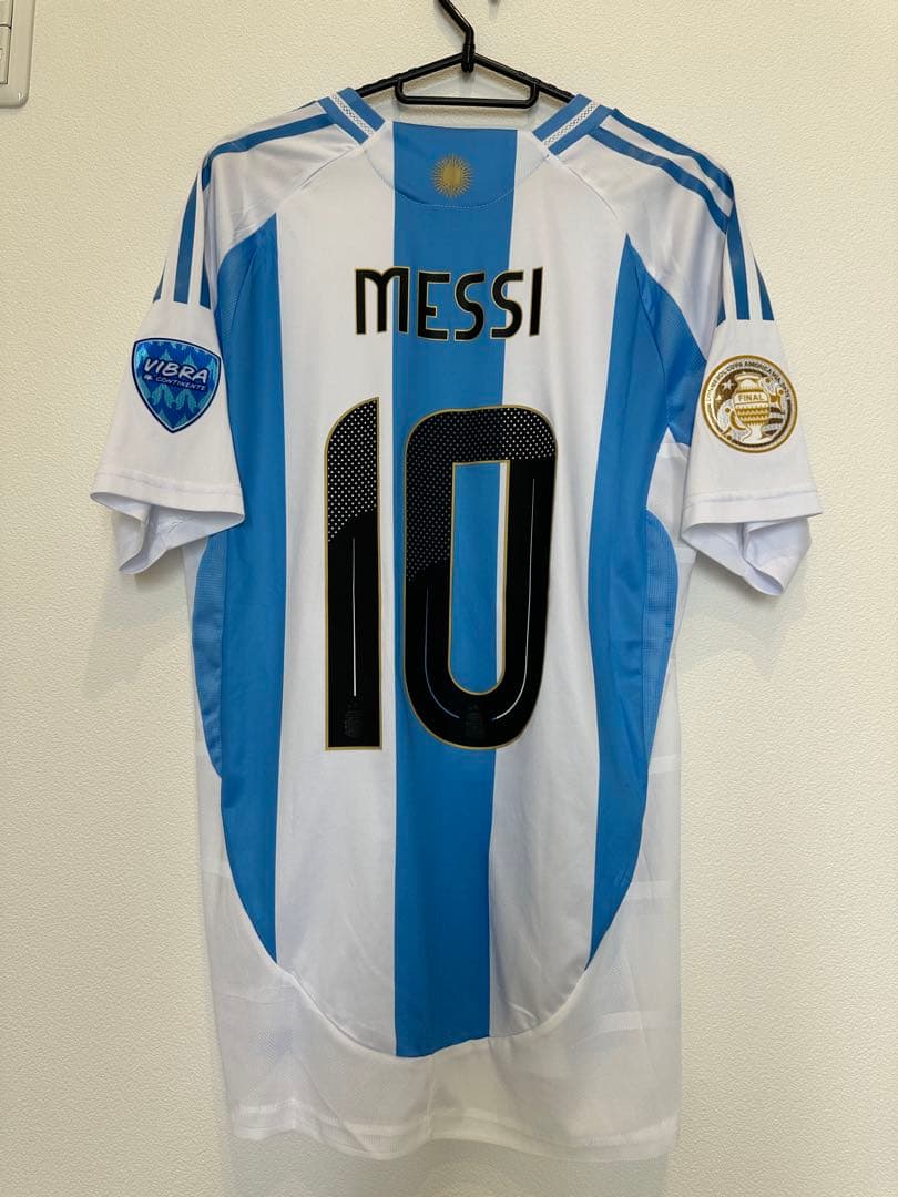 美品！アルゼンチン代表　メッシ　コパアメリカ決勝仕様　オーセンティック adidas アルゼンチン代表 2024 ユニフォーム ホーム 半袖 レプリカ #10