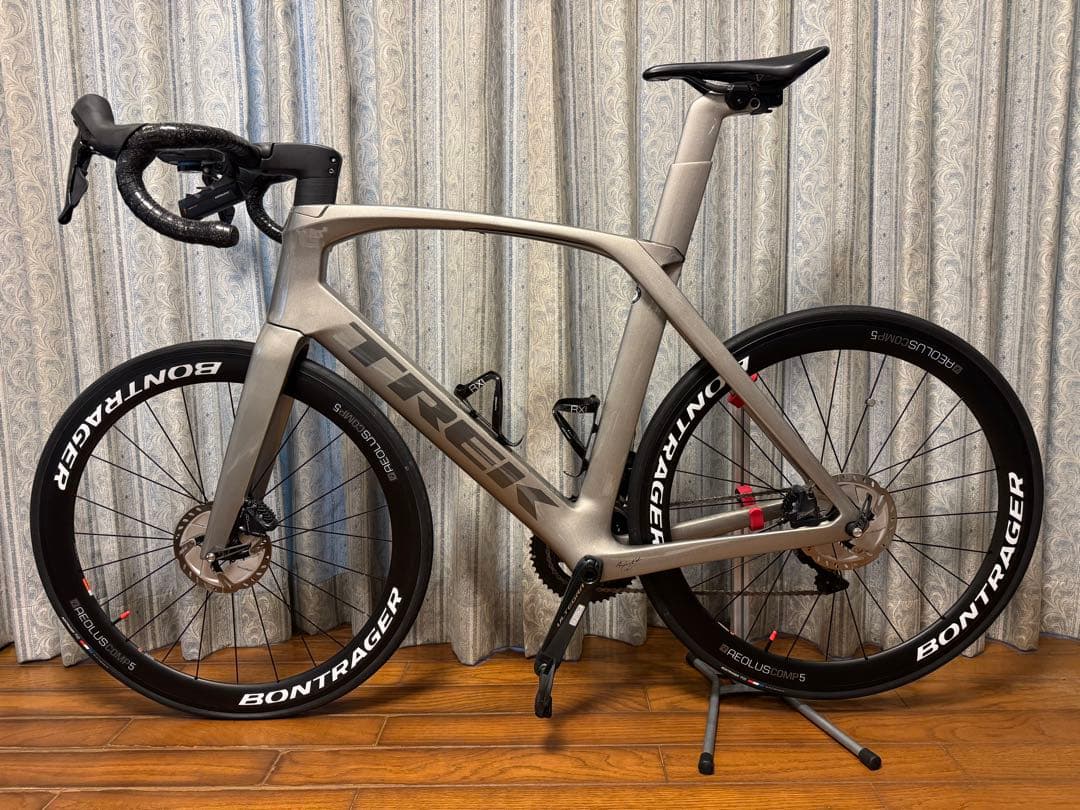 TREK Madone SLR6 Project One サイズ60（2019） TREK MADONE SLR6 DISC(マドンSLR6 ディスク) 完成車¥630,000(税抜)が