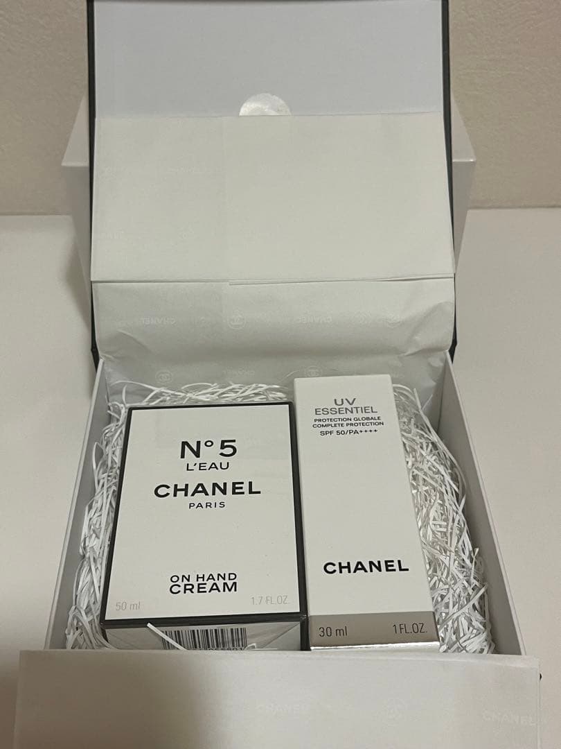 トルネード⭐︎CHANEL シャネル ハンドクリーム　日焼け止め コットン ラ クレーム マン テクスチャー ドゥ―ス ボディケア | CHANEL シャネル