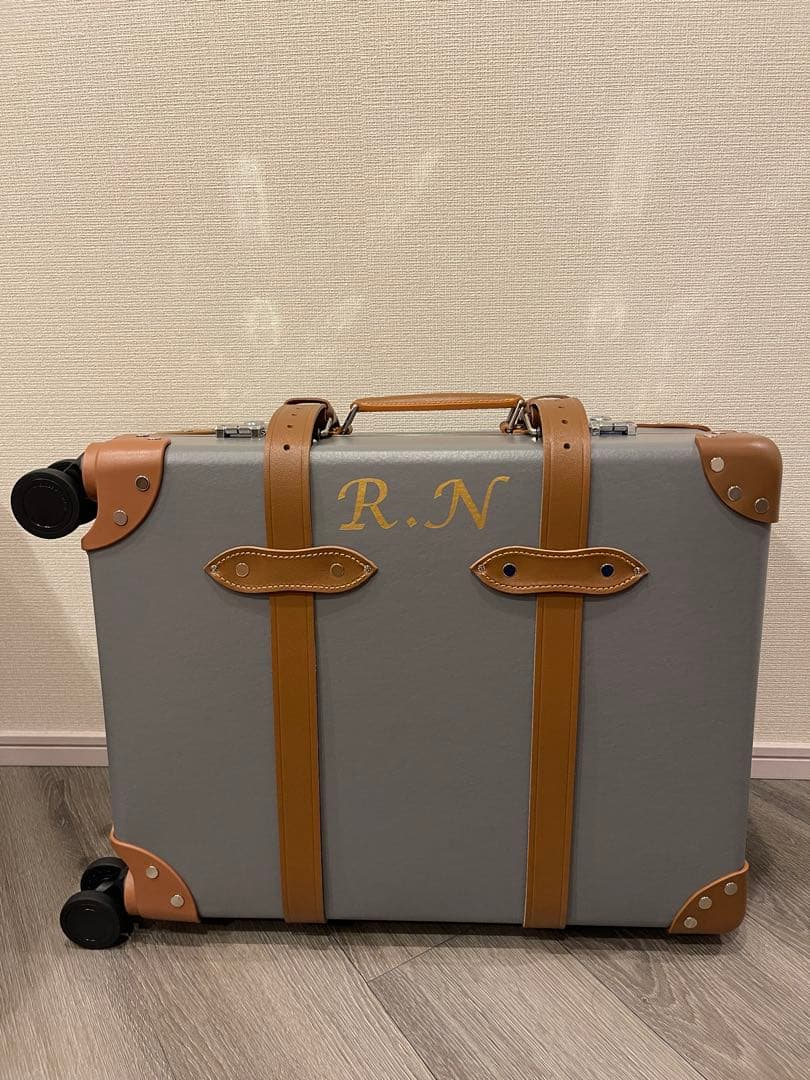 美品　GLOBE TROTTER センテナリーキャリーオンサイズ センテナリー · キャリーオン - 4ホイール | グレー/キャラメル