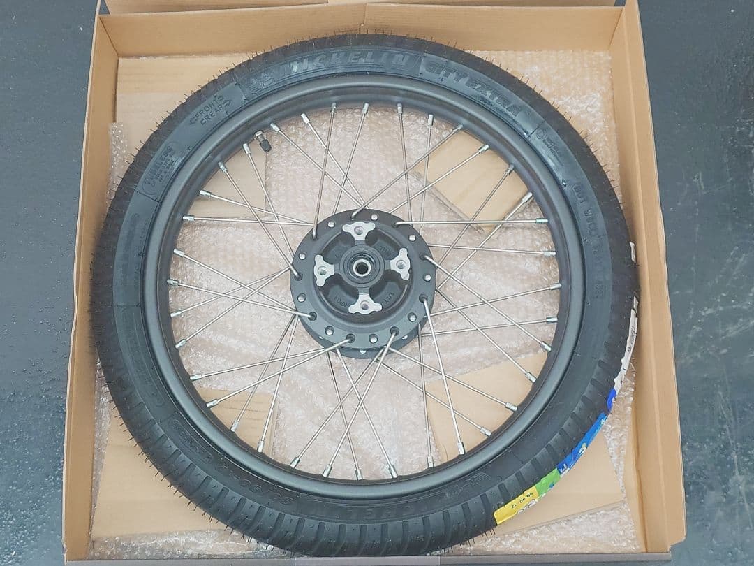 ハンターカブ CT125 純正ホイールと新品タイヤセット ハンターカブ CT125 前後ホイール＆ブロックタイヤセット発売です