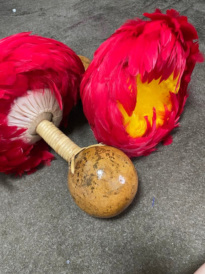フラダンス用　ウリウリ　赤と黄色 フラダンス楽器やタヒチアン用品の通販 ウリウリ【赤/黄色/脱着可】