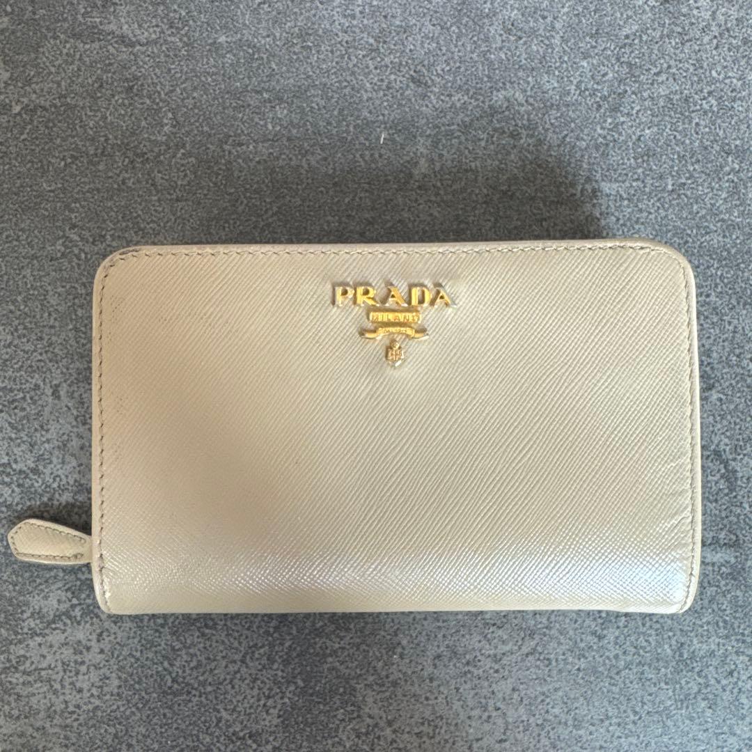 PRADA レザー 二つ折り財布 ベージュ PRADA（プラダ） クリアランスセール 二つ折り財布 レディース