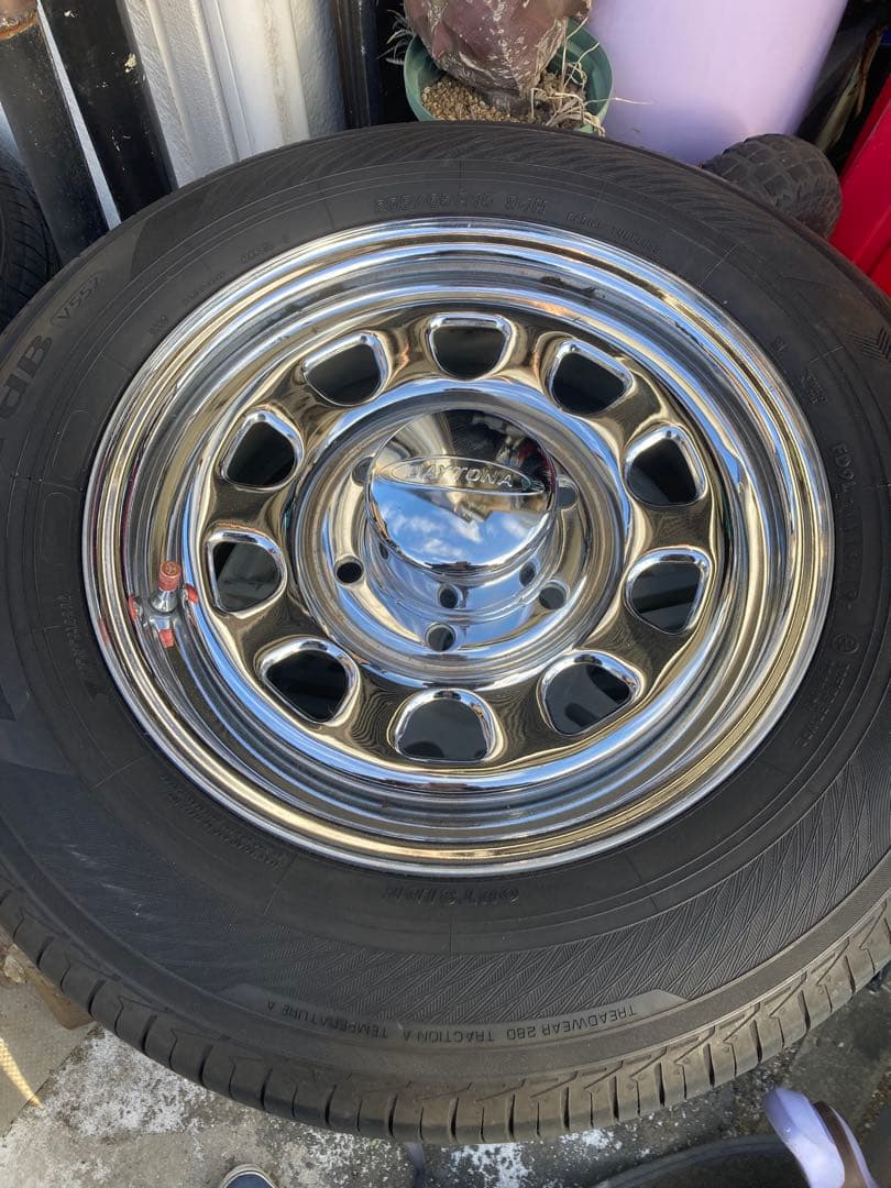 デイトナクローム15インチ　ADVAN dB タイヤ付き　ハイエースなどに ハイエース 200系 ホイール 4本セット DAYTONA-RS クロームリム