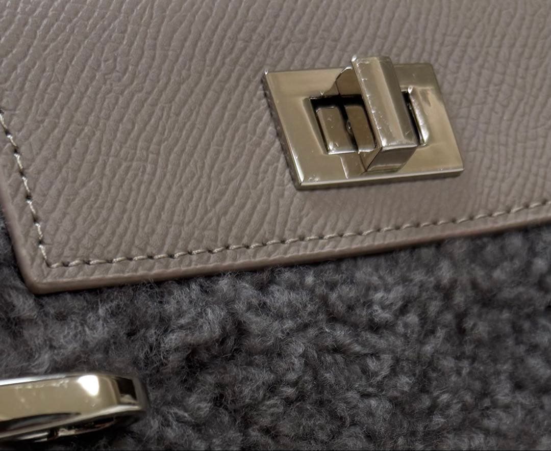 アパルトモン GOOD GRIEF! BOA COMPACT CASE - メルカリ