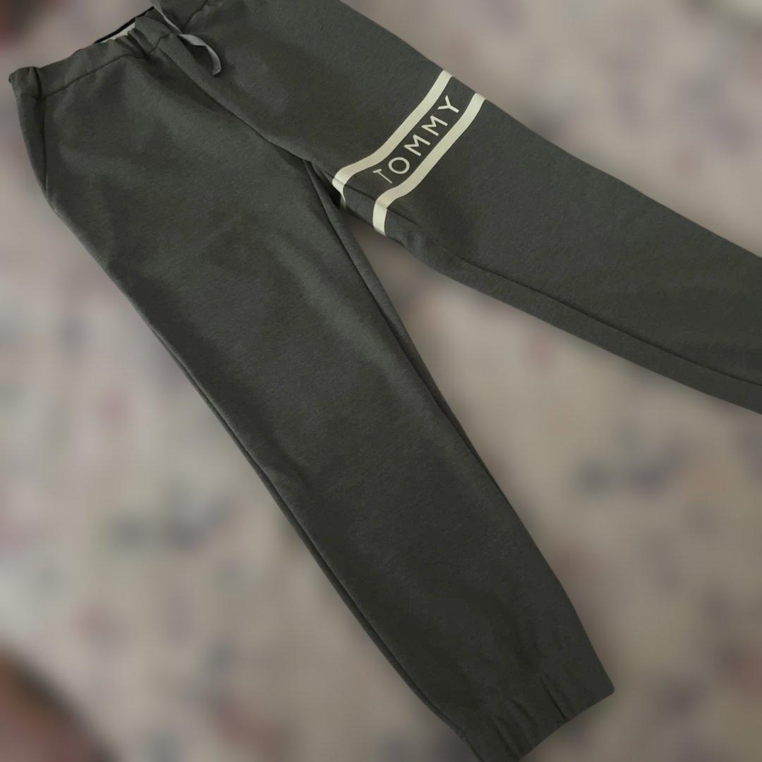 トミーフィルガーゴルフパンツ未使用品 カジュアルゴルフドットコムby PALM SPRINGSにTOMMY HILFIGER GOLF