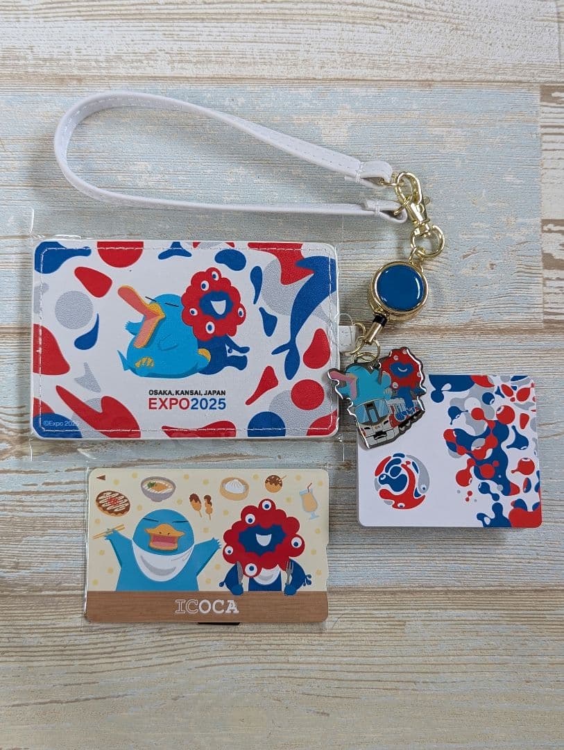 m*☆様 大阪関西万博　限定　ミャクミャク　記念ICOCA 　 合皮パスケース Amazon.co.jp: 大阪万博 合皮製 パスケース カードケース リール付き