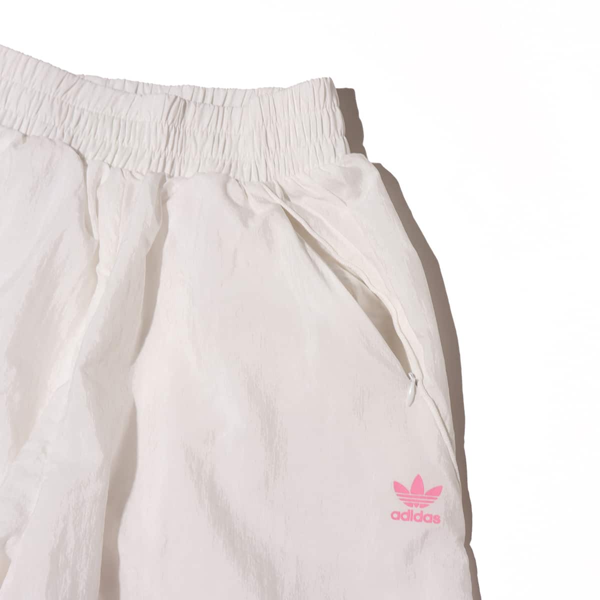 adidas WOVEN TRKPANT CLOWHI （アディダス ウーブン トラックパンツ