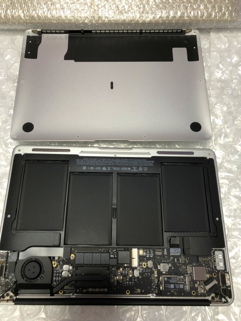 栃木県上三川町 画面が真っ暗！非情なビープ音！！Macbook Air A1466