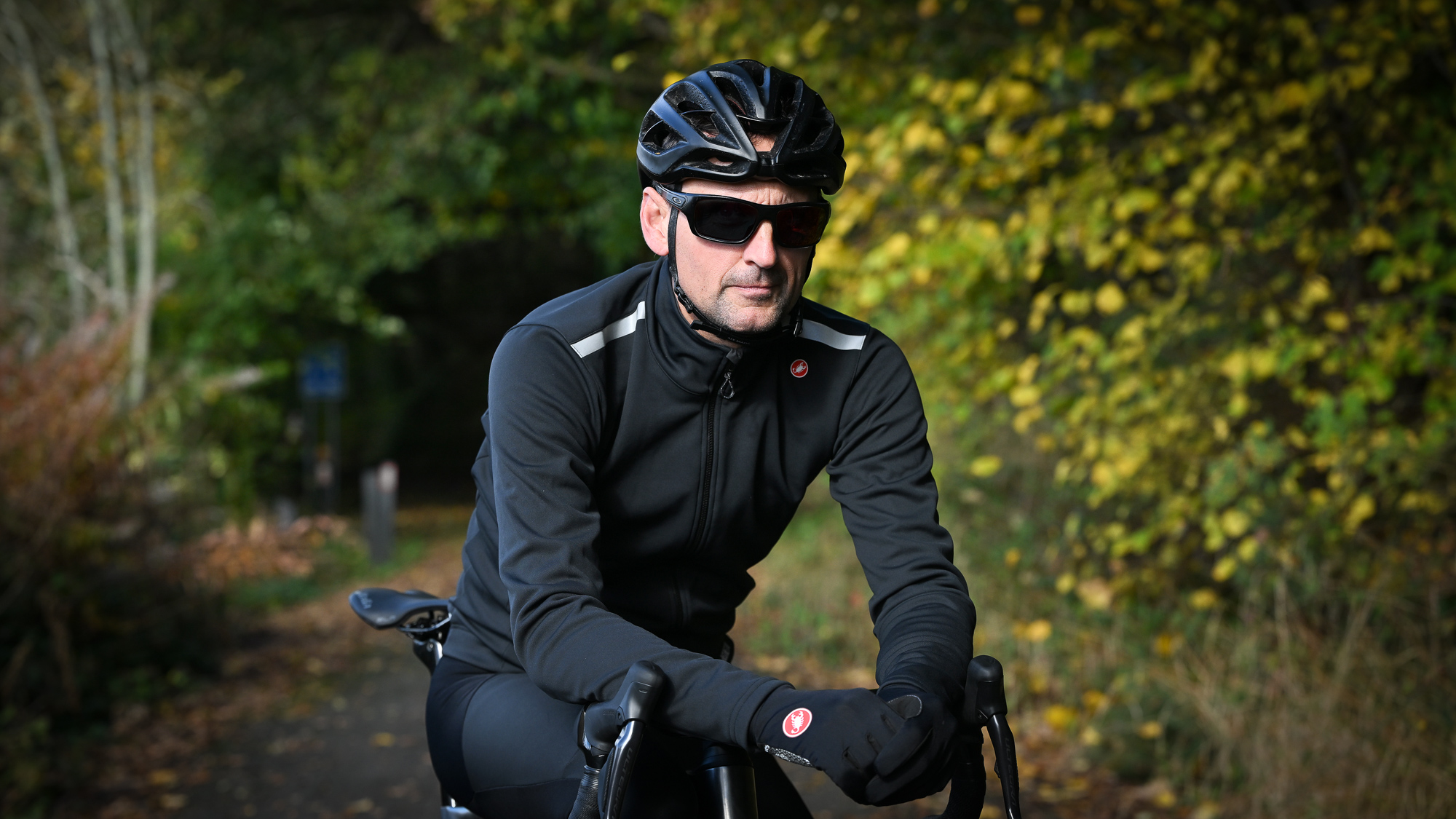 Rapha Men's Commuter Lightweight Jacket review - great for all but