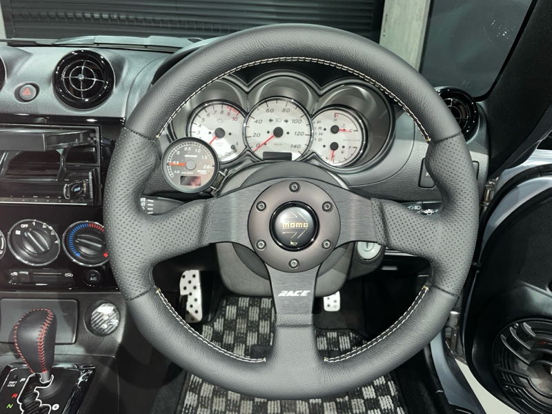 MOMO(モモ) ステアリング レース 32パイ BK 【極美品】MOMO モモ