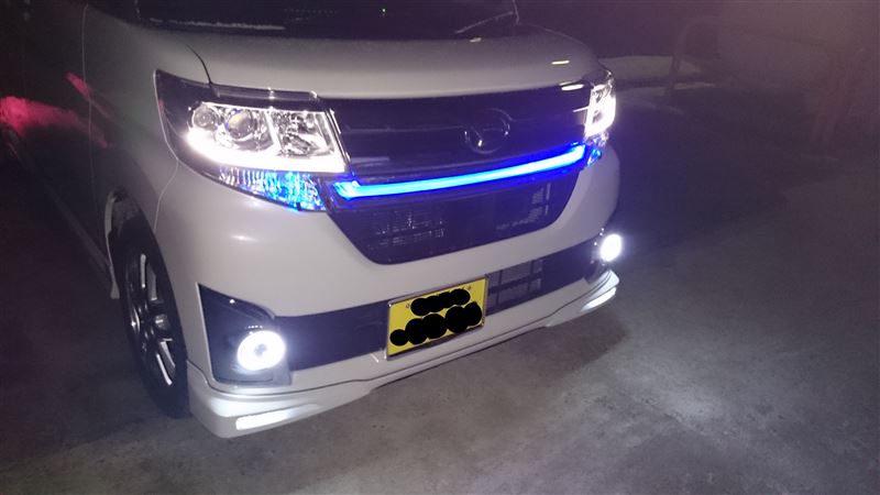 LA600S タントカスタムRS 純正LEDフロントグリル（ブルー） ダイハツ