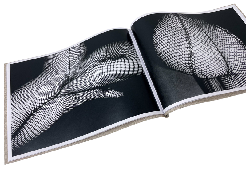 Tights in Ikebukuro - 森山大道 | shashasha 写々者 - 写真集とアート